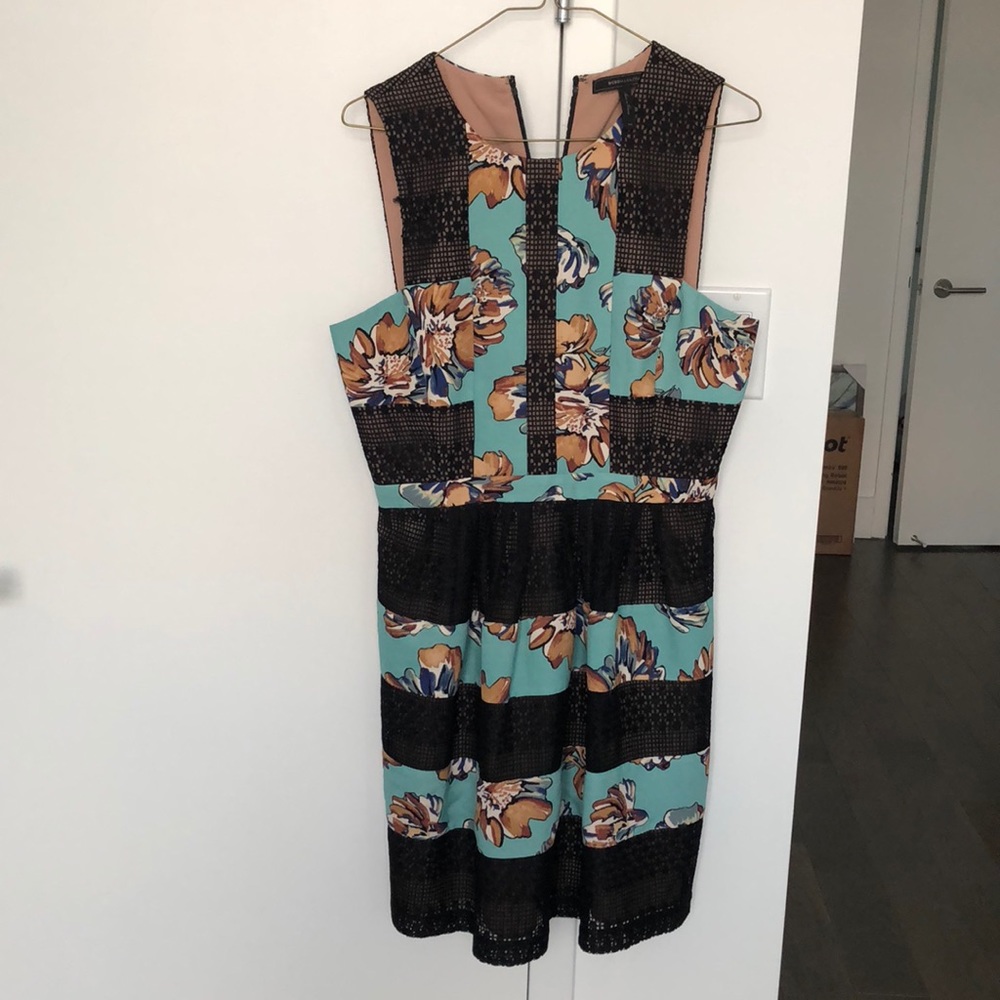 BCBGMAXAZRIA DRESS SIZE 8